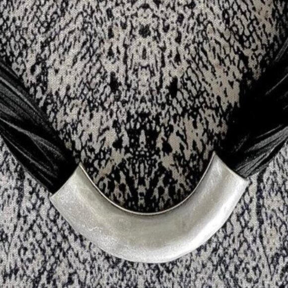 NECKLACE - Picture 3 of 4